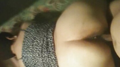 Một đẹp brunette hút xem sec nhat ky vang anh một cứng vòi nước