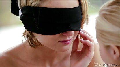 Sexy vẻ đẹp sau cuộc họp xem sec vang anh được fuck trong hậu môn với những ông chủ
