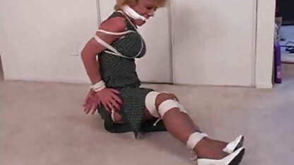 Các chàng fucks sec nhat ki vang anh của anh ấy sexy mẹ kế trong những miệng