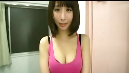 Một sinh xem sec nhat ky vang anh viên trẻ làm sạch các lớp học và chị một sexy giáo viên trong hậu môn