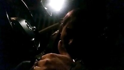 Brunette được fucked qua một người đàn ông lớn và người phim sec vang a bạn của anh ấy