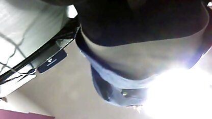 Tráng lệ brunette hút off một sec hoàng thùy linh mỡ tinh ranh